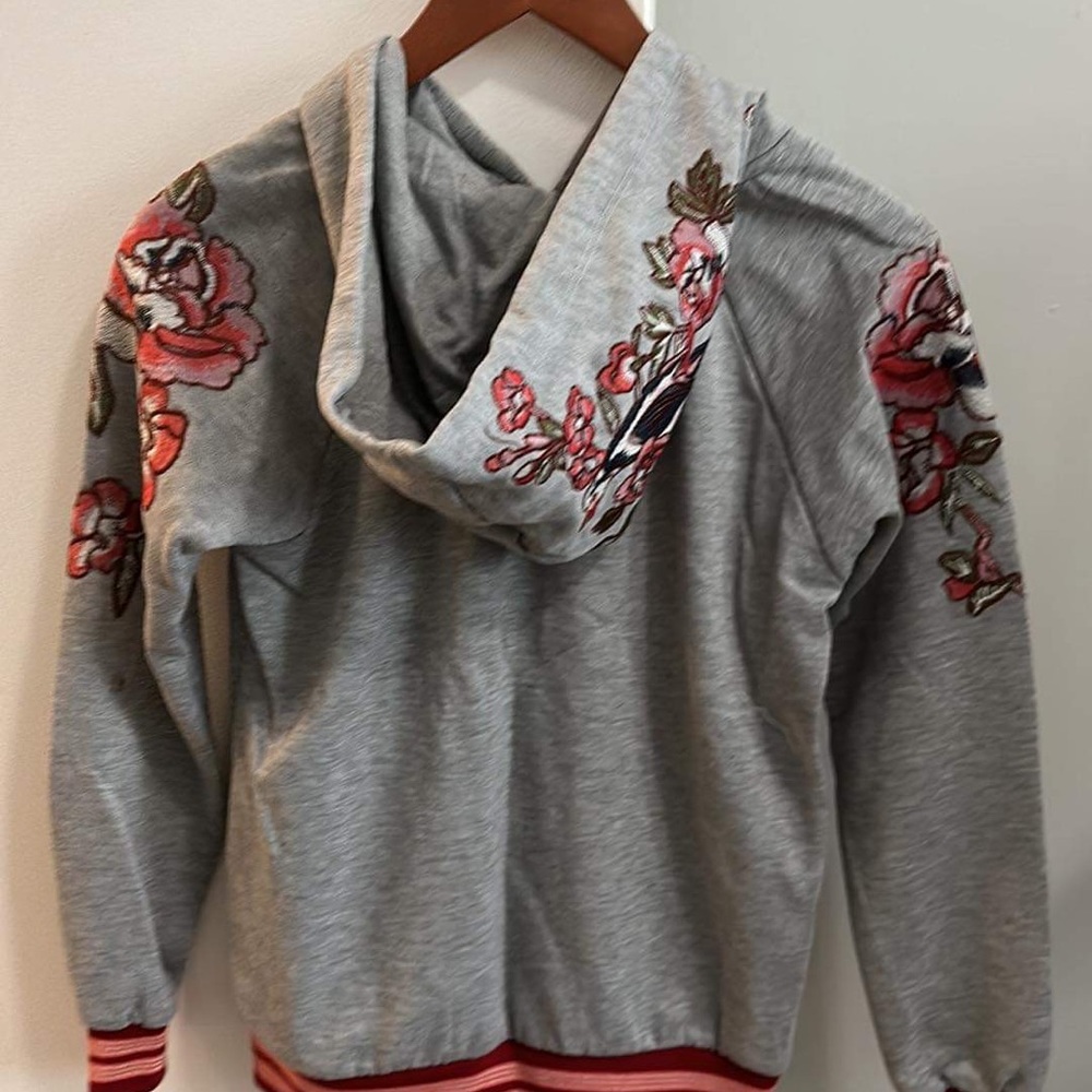 Romeo & Juliet couture sweater women small